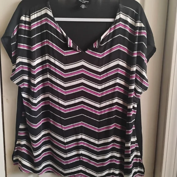 Nue Options PXL Chevron Mixed Media Vneck Blouse Black,Pink,White - Picture 2 of 8